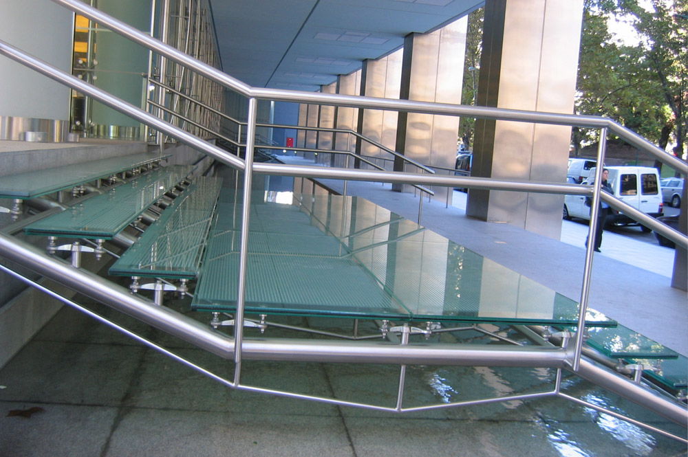  Escalera Bouchard Plaza